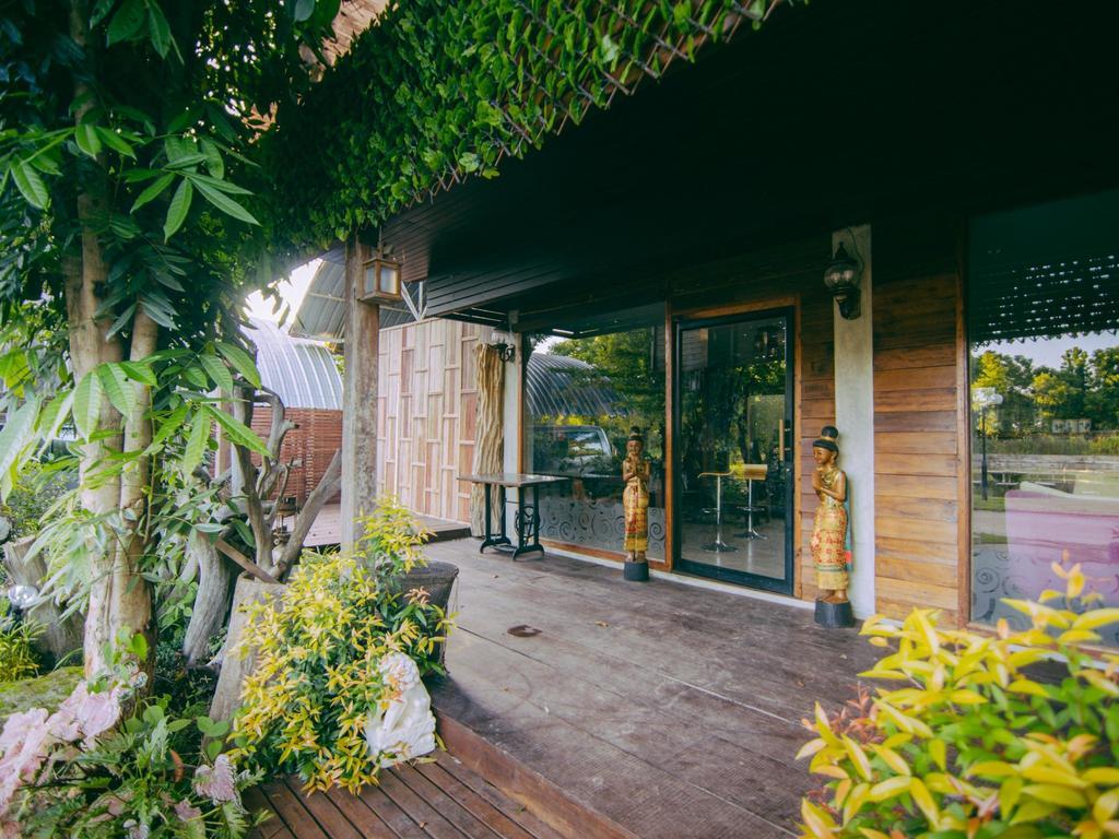 Tanita Lagoon Resort Udon Thani Exteriör bild