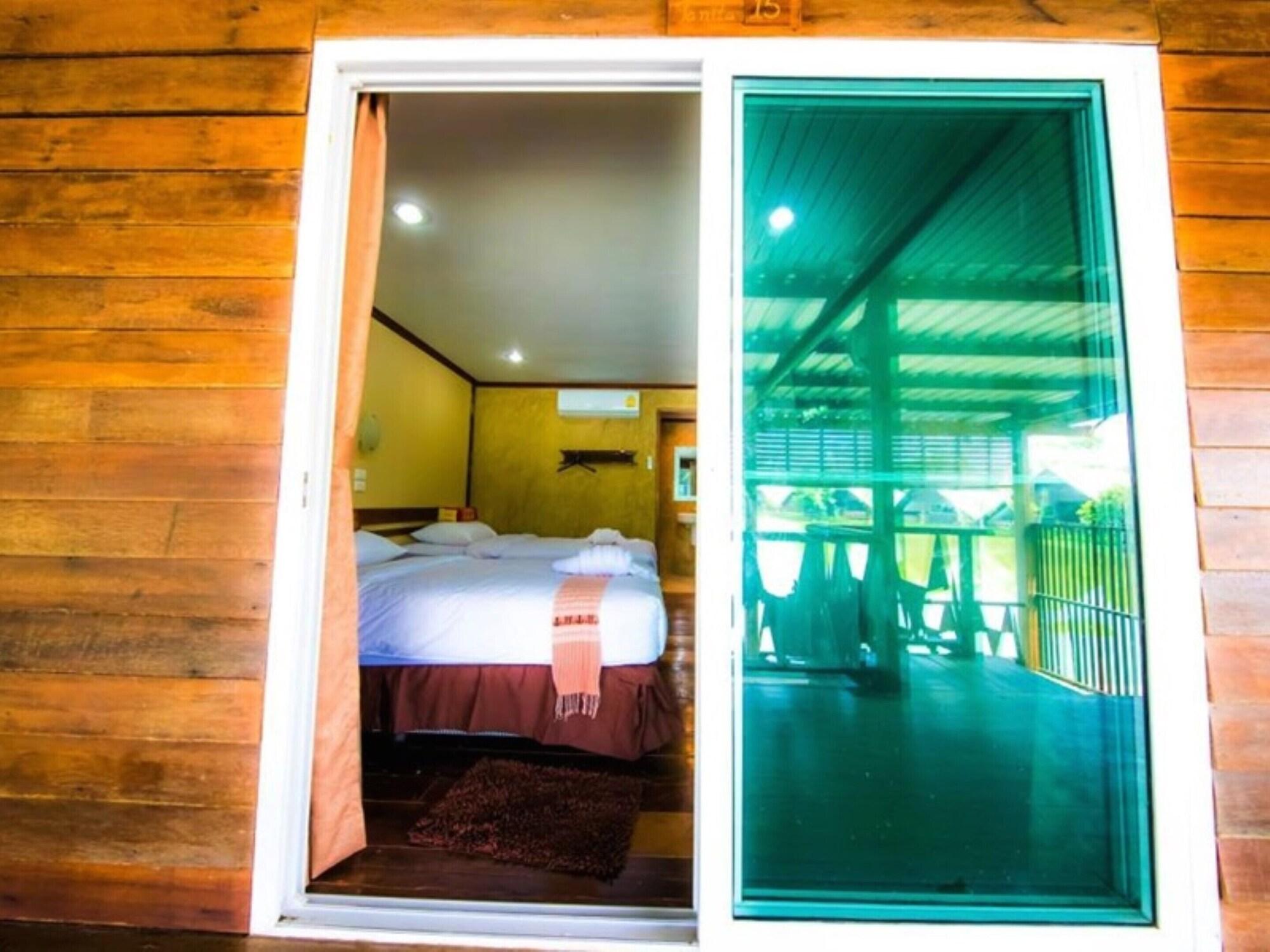 Tanita Lagoon Resort Udon Thani Exteriör bild