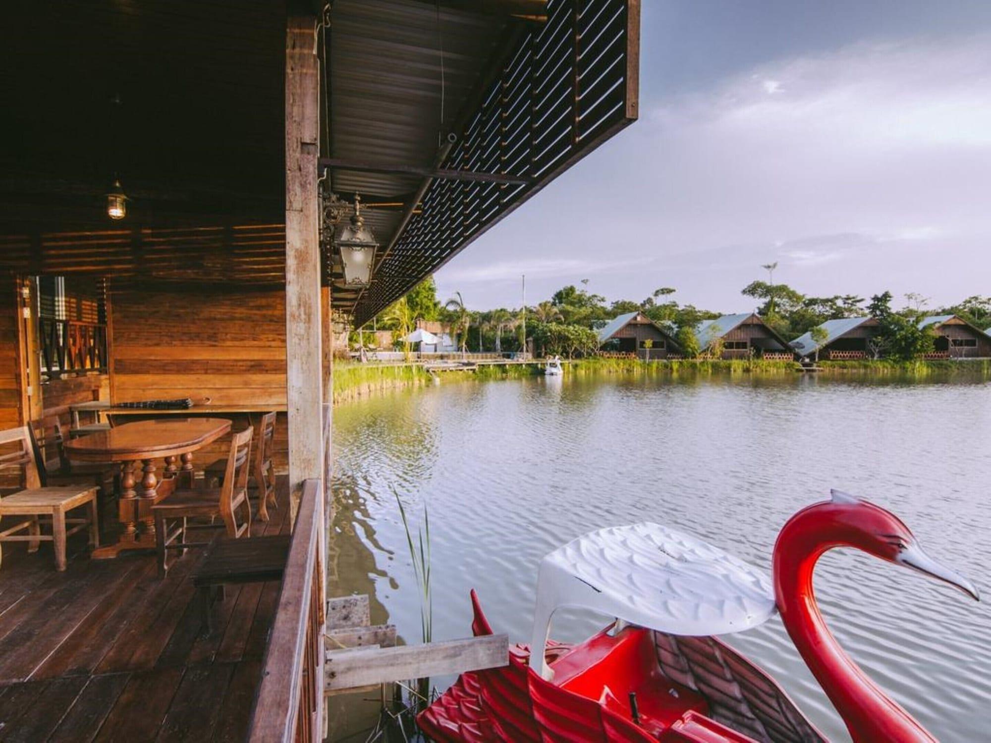 Tanita Lagoon Resort Udon Thani Exteriör bild