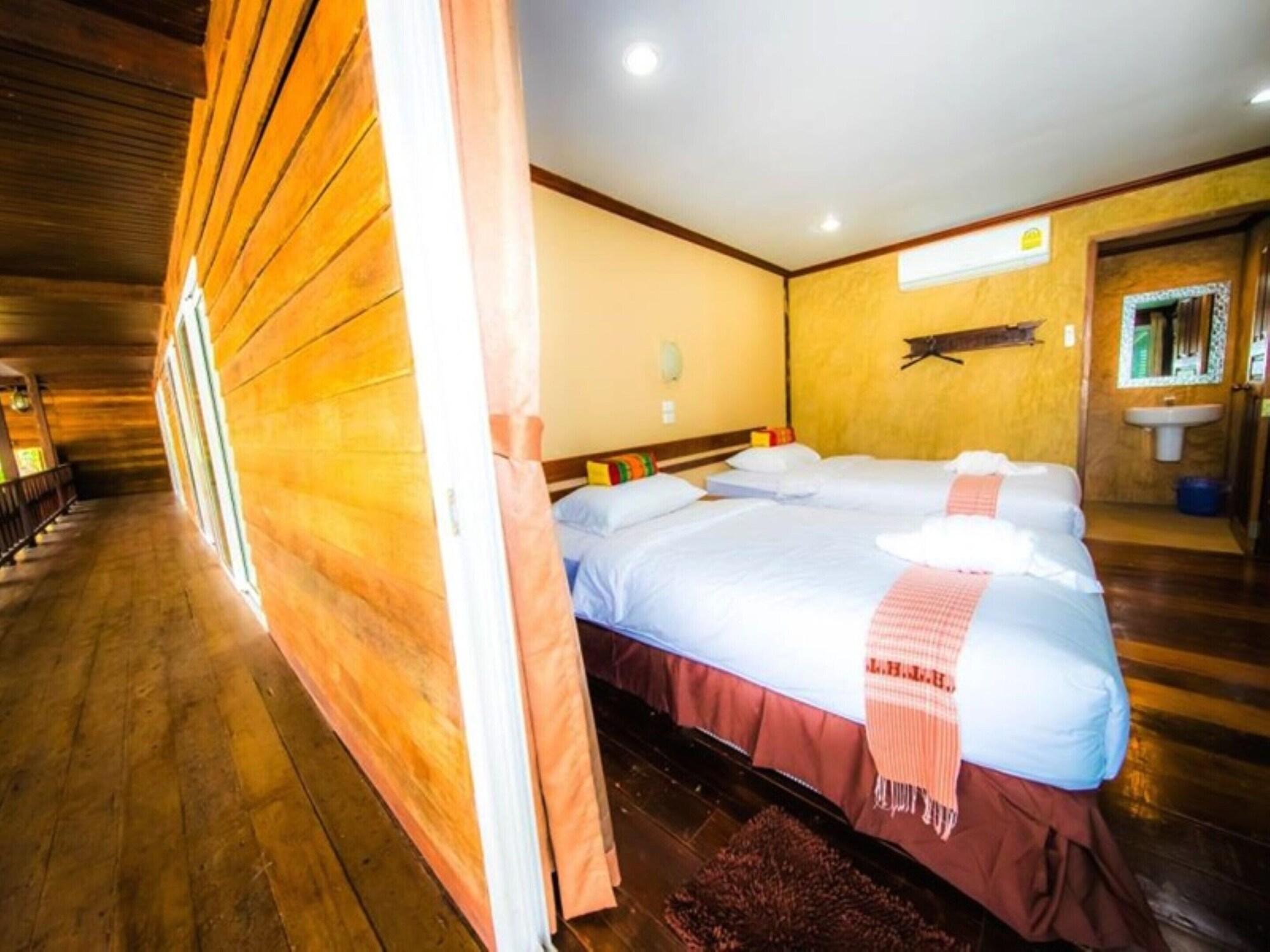 Tanita Lagoon Resort Udon Thani Exteriör bild