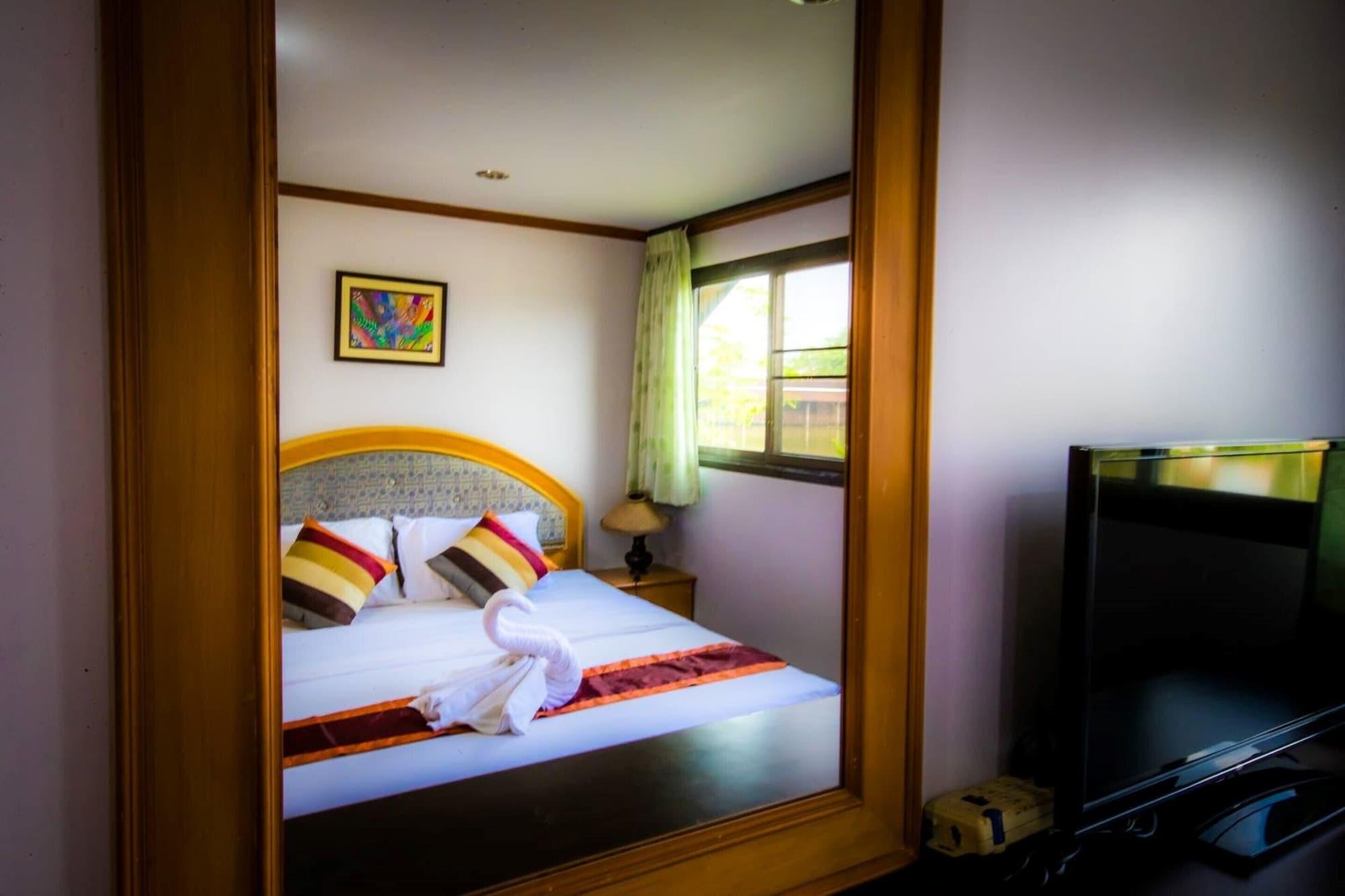 Tanita Lagoon Resort Udon Thani Exteriör bild