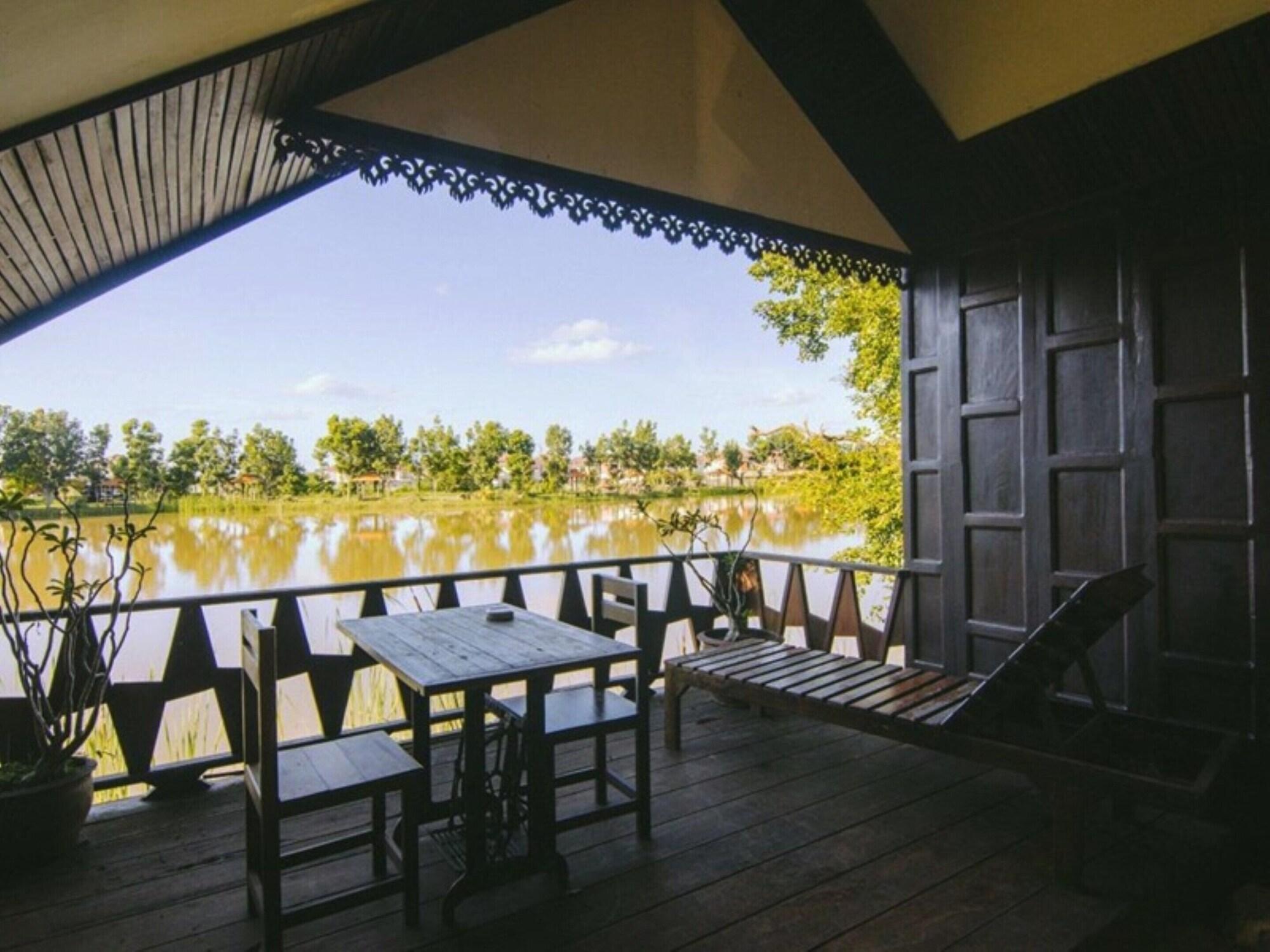 Tanita Lagoon Resort Udon Thani Exteriör bild