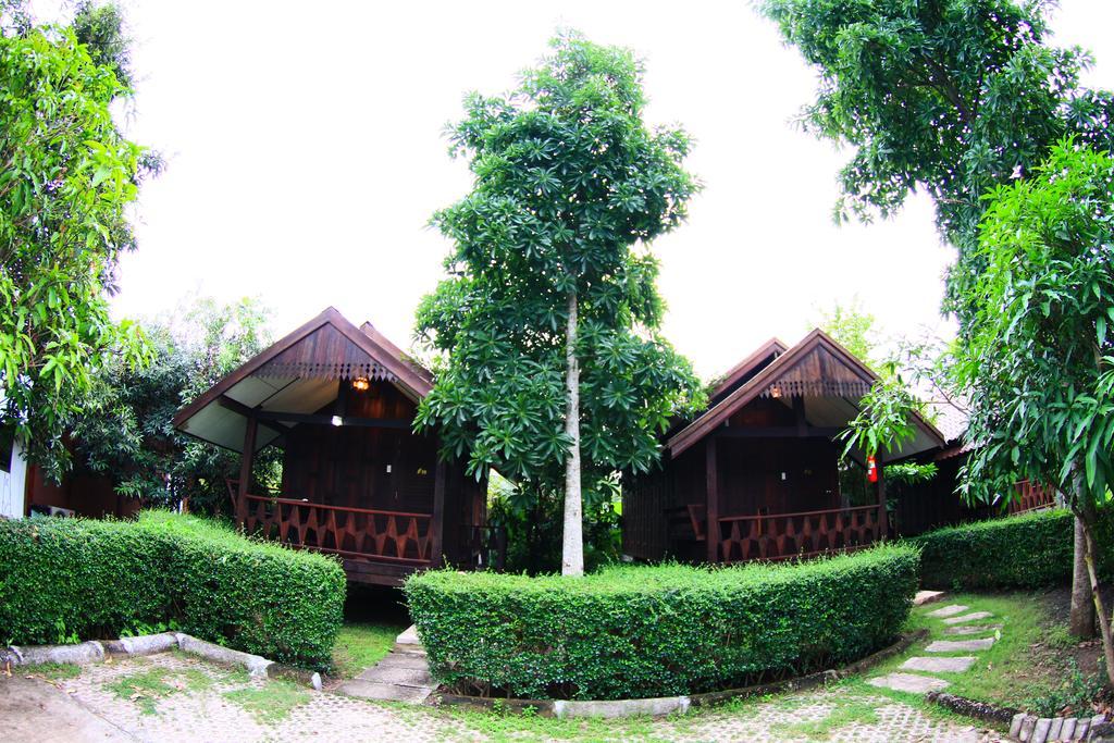 Tanita Lagoon Resort Udon Thani Rum bild